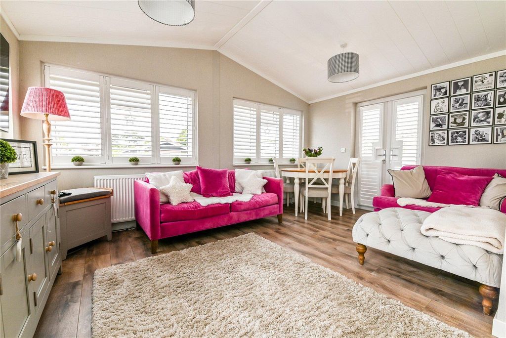 Property photo 3 of 15 Picture No. 04