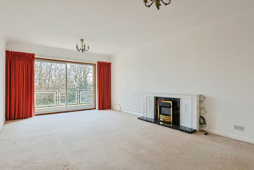 Property photo 2 of 19 Lounge/Diner