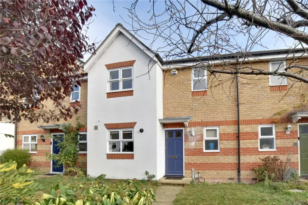 Property photo 1 of 2 3 Bed To Rent Basevi Way Se8