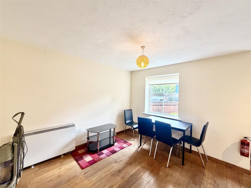 Property photo 3 of 11 3