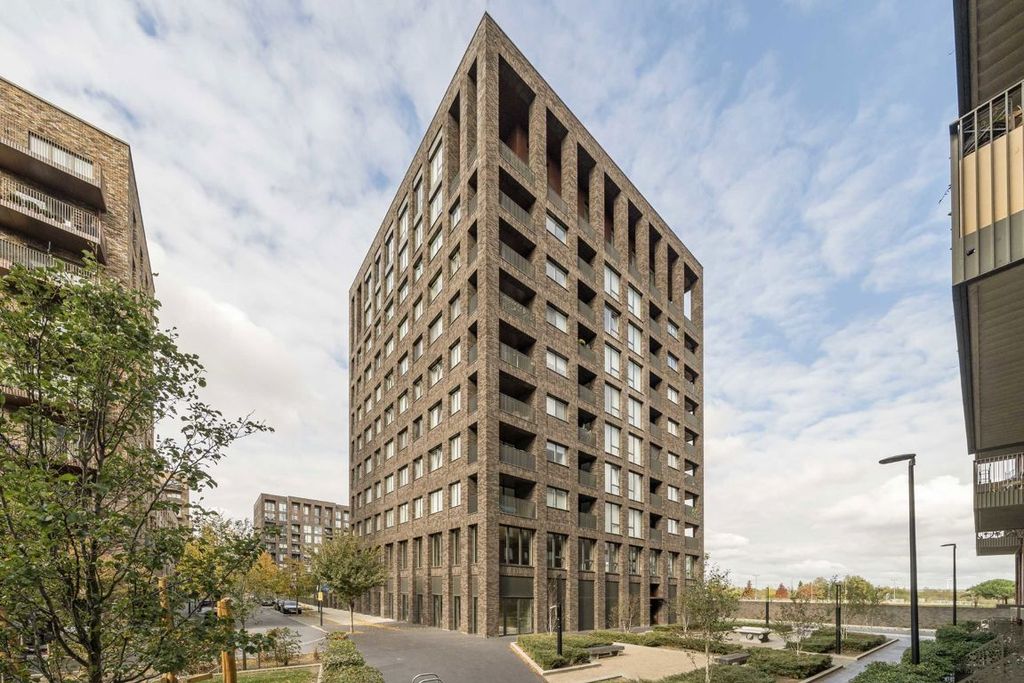 Property photo 1 of 5