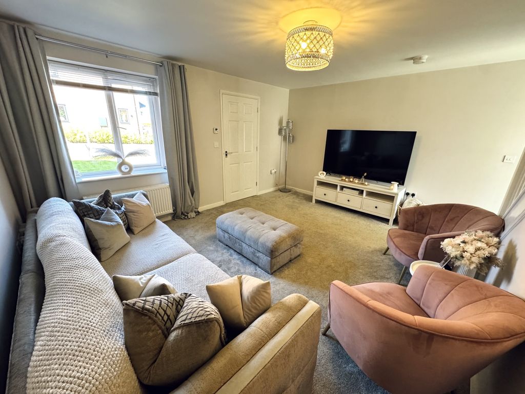 Property photo 3 of 17 Img_2644