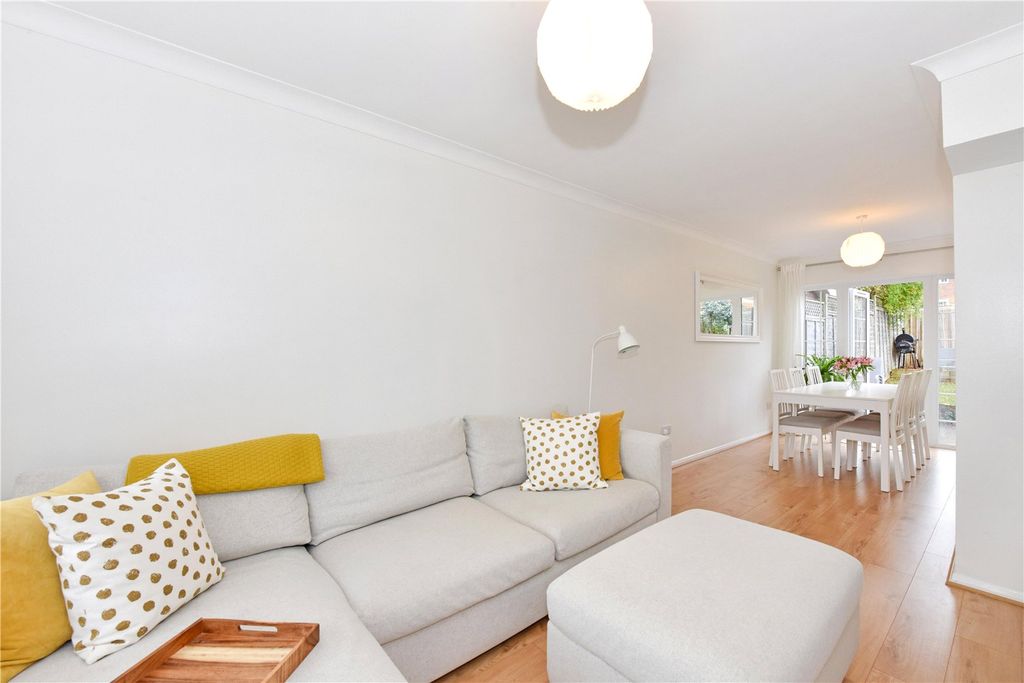 Property photo 3 of 10 Sitting Room