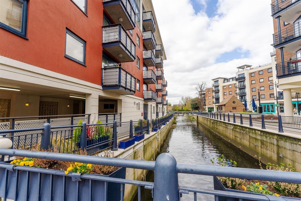 Property photo 3 of 18