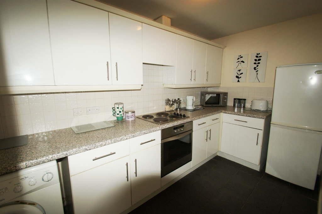 Property photo 2 of 7 Kitchen