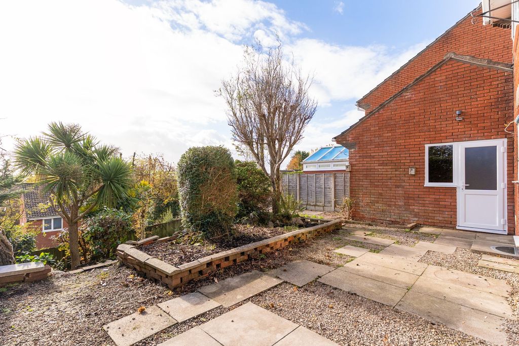 Property photo 2 of 21