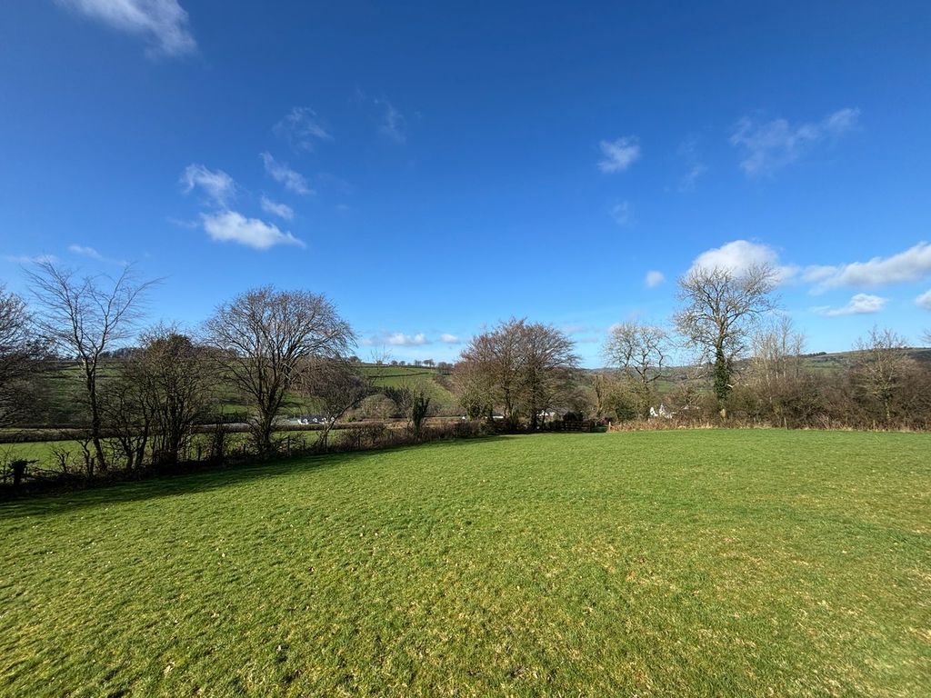 Property photo 2 of 36