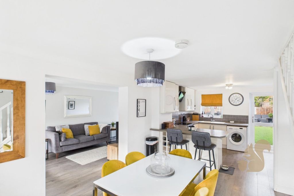 Property photo 2 of 12 Cam01814G0-Pr0060-Still011.Jpg