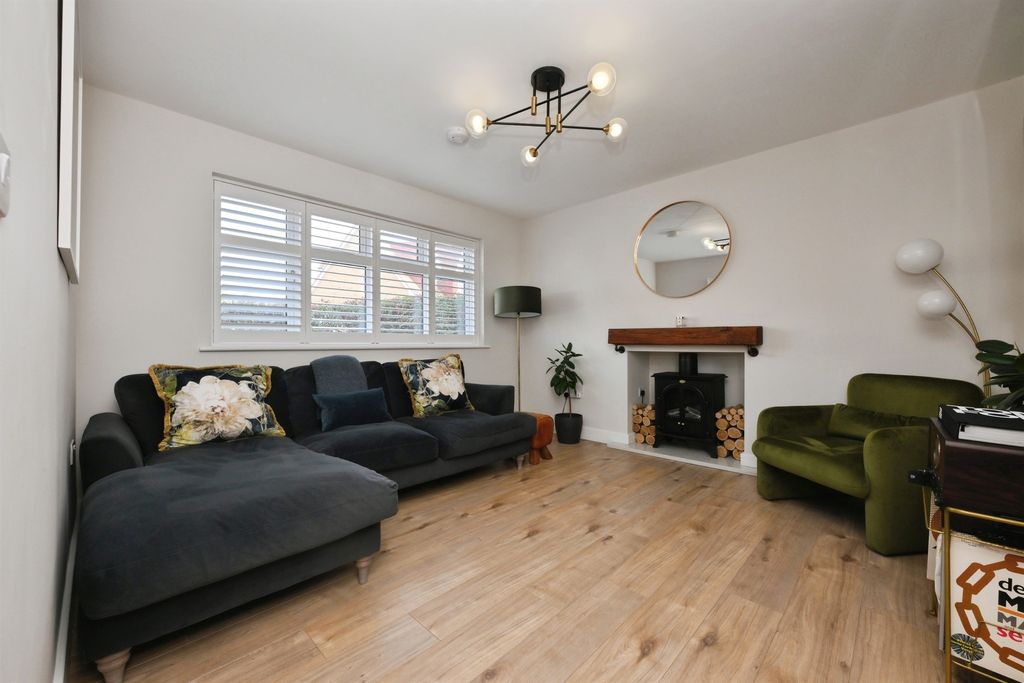 Property photo 2 of 25