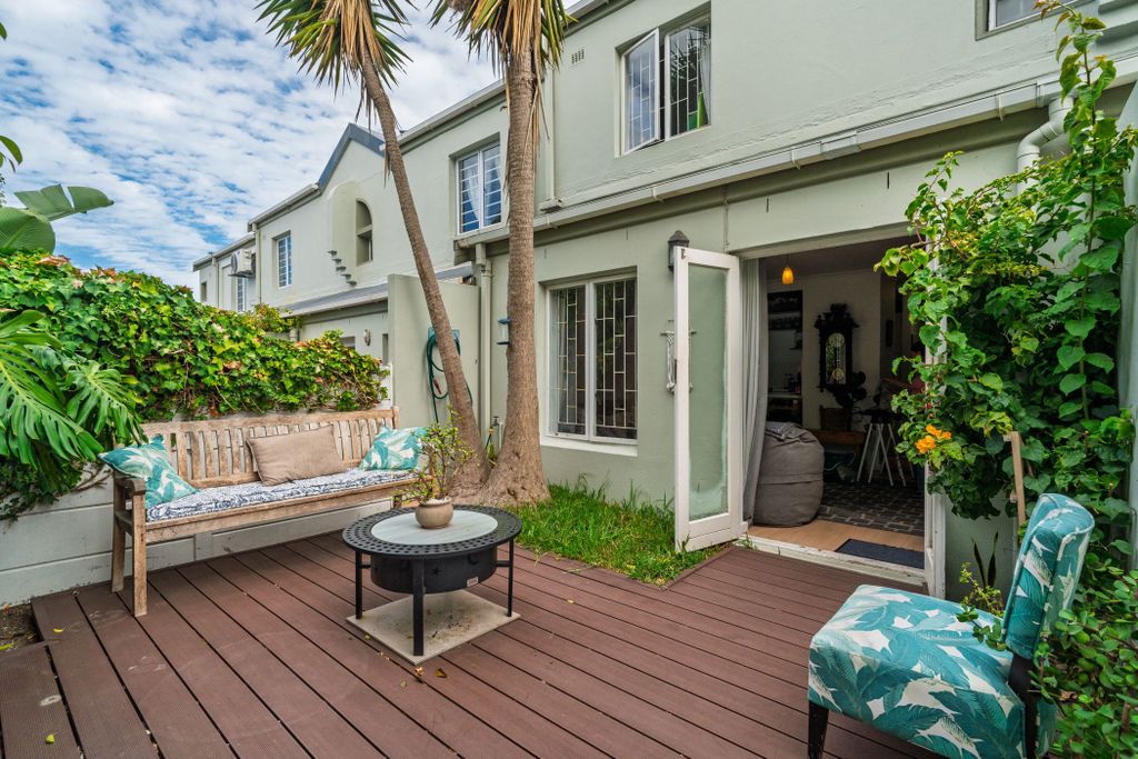 Property photo 1 of 24 Kw1734870