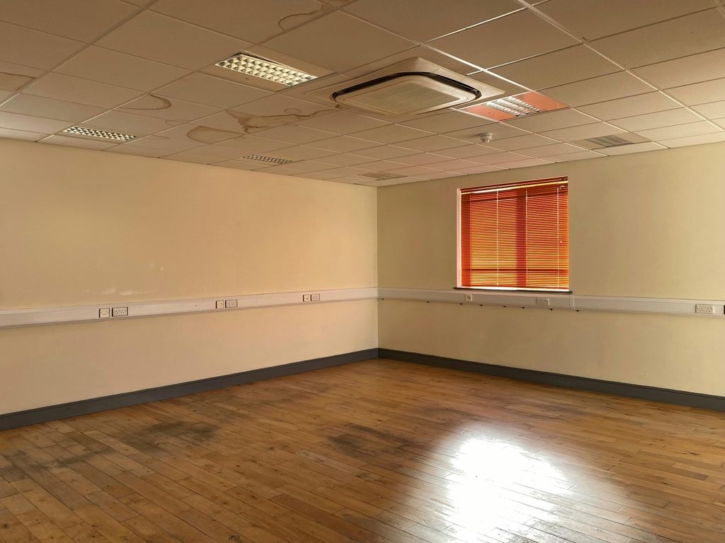 Property photo 3 of 7 Office 1.Jpg