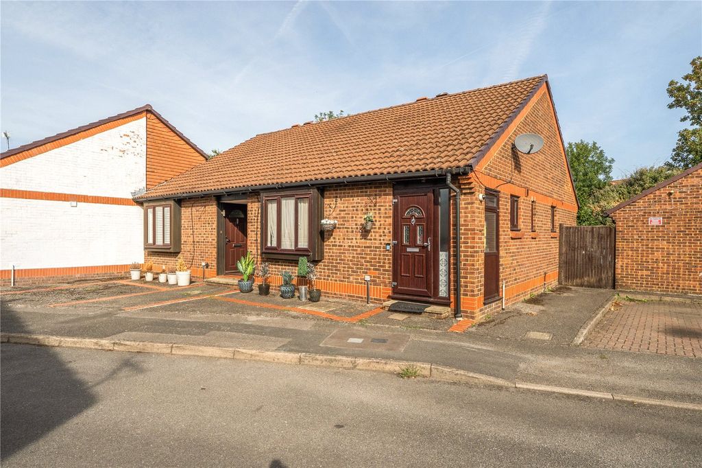Property photo 1 of 19 External
