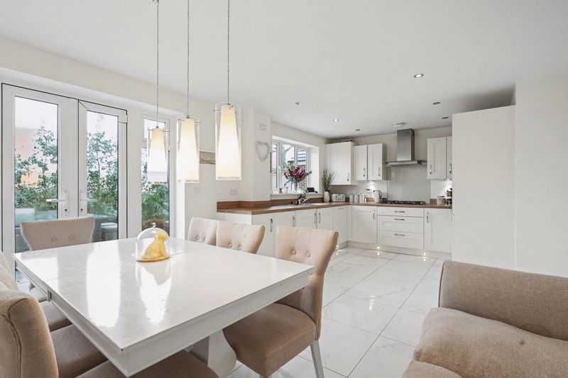 Property photo 2 of 30 Photo 23