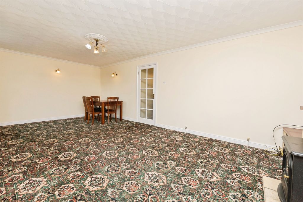 Property photo 3 of 26