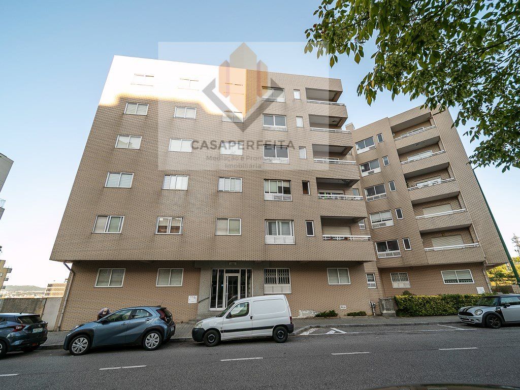 Property photo 2 of 34