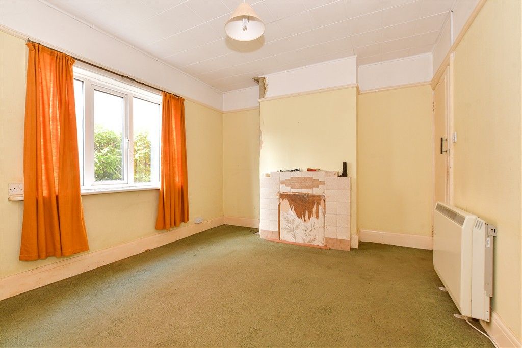 Property photo 3 of 14 Dining Room