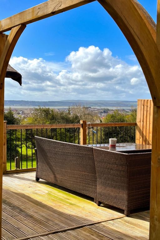 Property photo 1 of 28