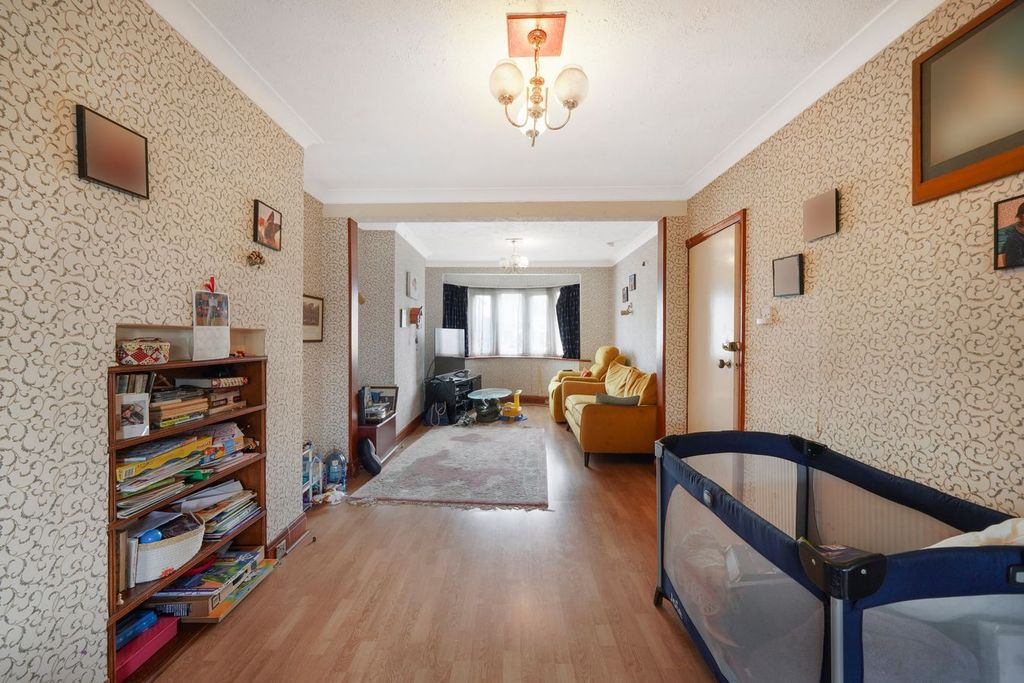 Property photo 3 of 20
