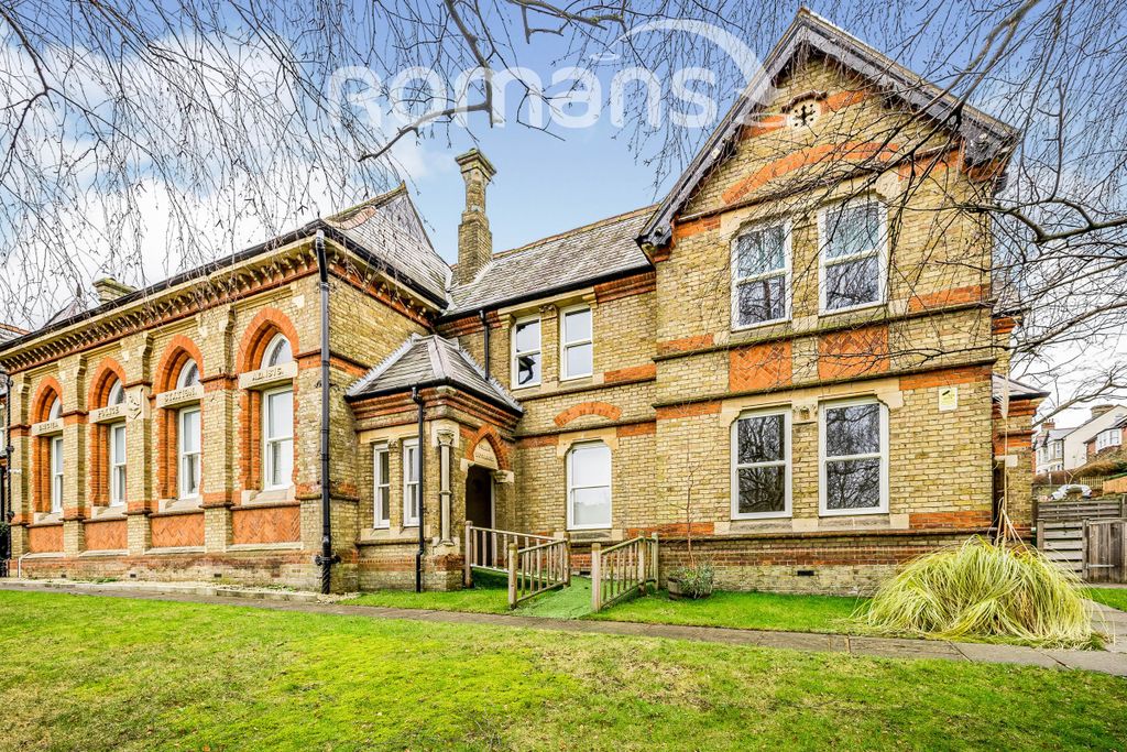 Property photo 1 of 9 Front