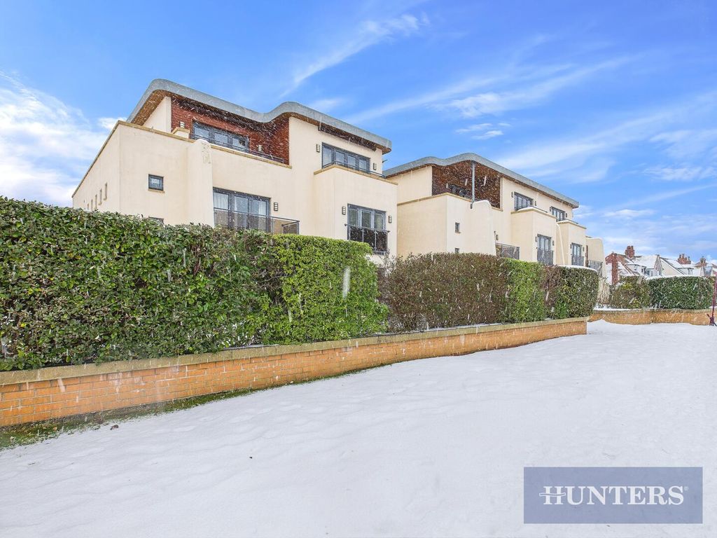 Property photo 1 of 14 Front (Exterior)