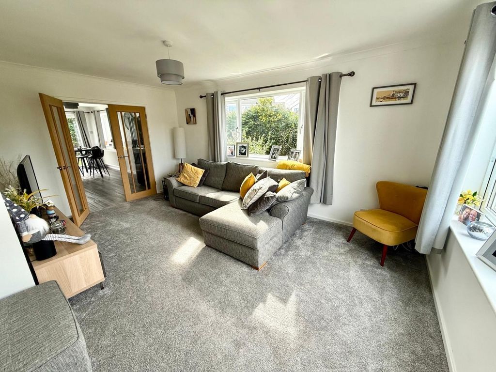 Property photo 3 of 20 Valley Lounge