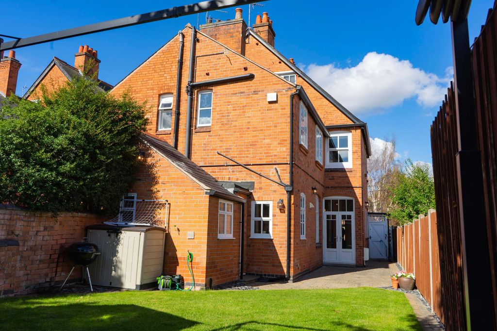 Property photo 1 of 40