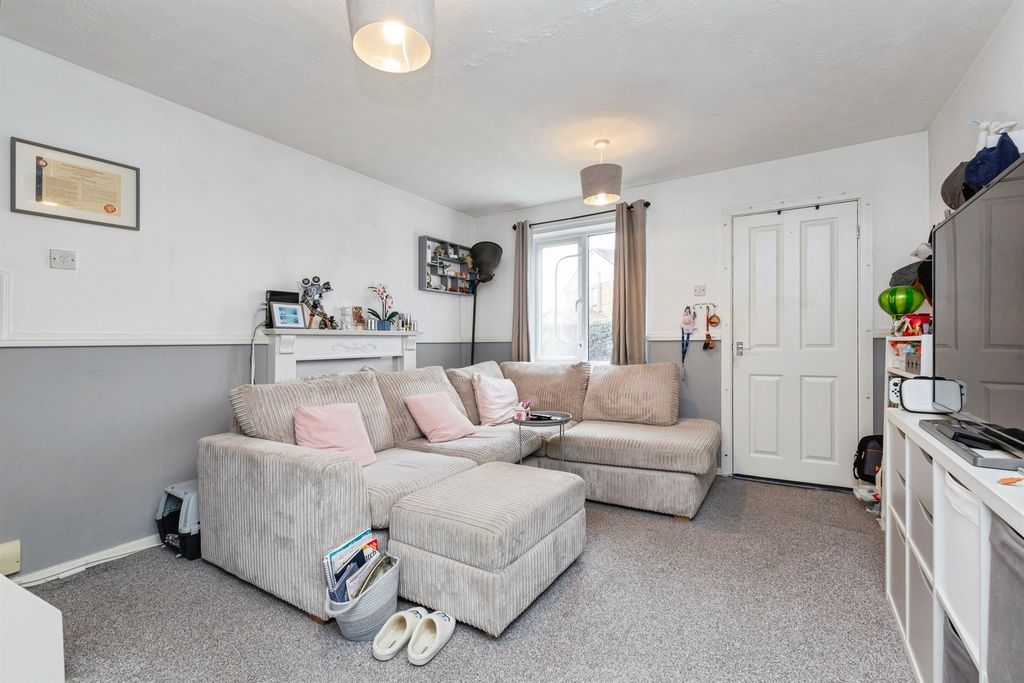 Property photo 2 of 13