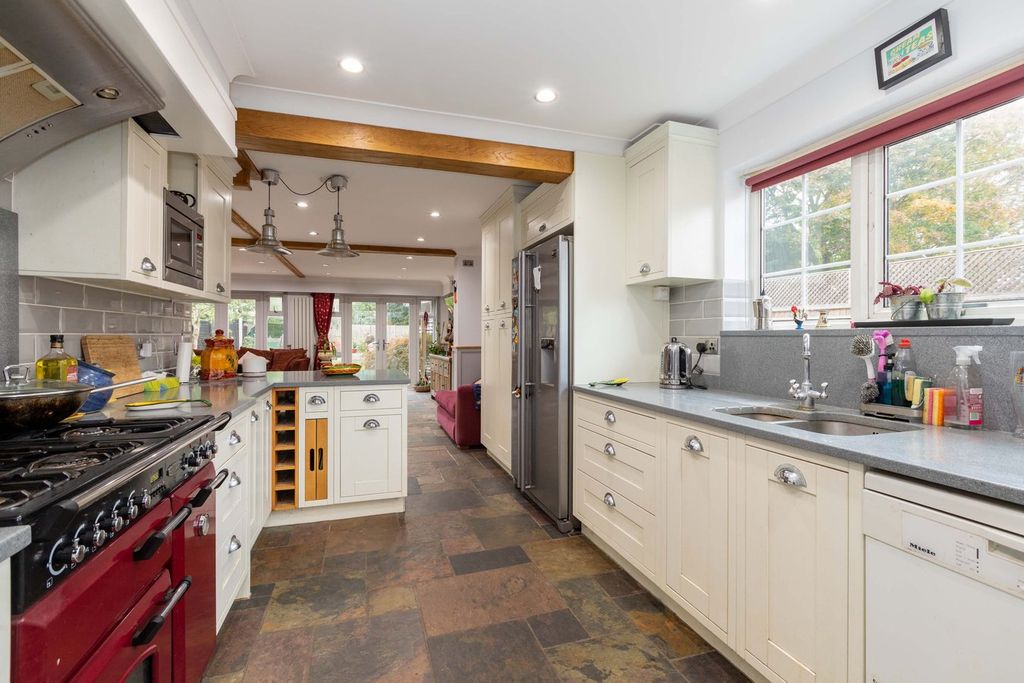 Property photo 3 of 18