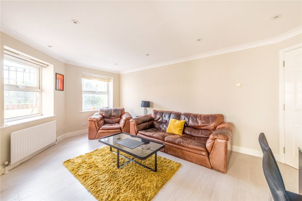 Additional image 5 of 2 bed flat for saleChatsworth Square, Hove, East Sussex BN3