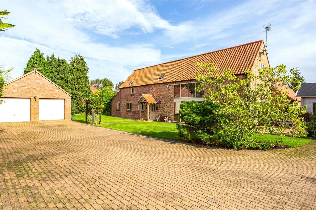 Property photo 1 of 20 Front View