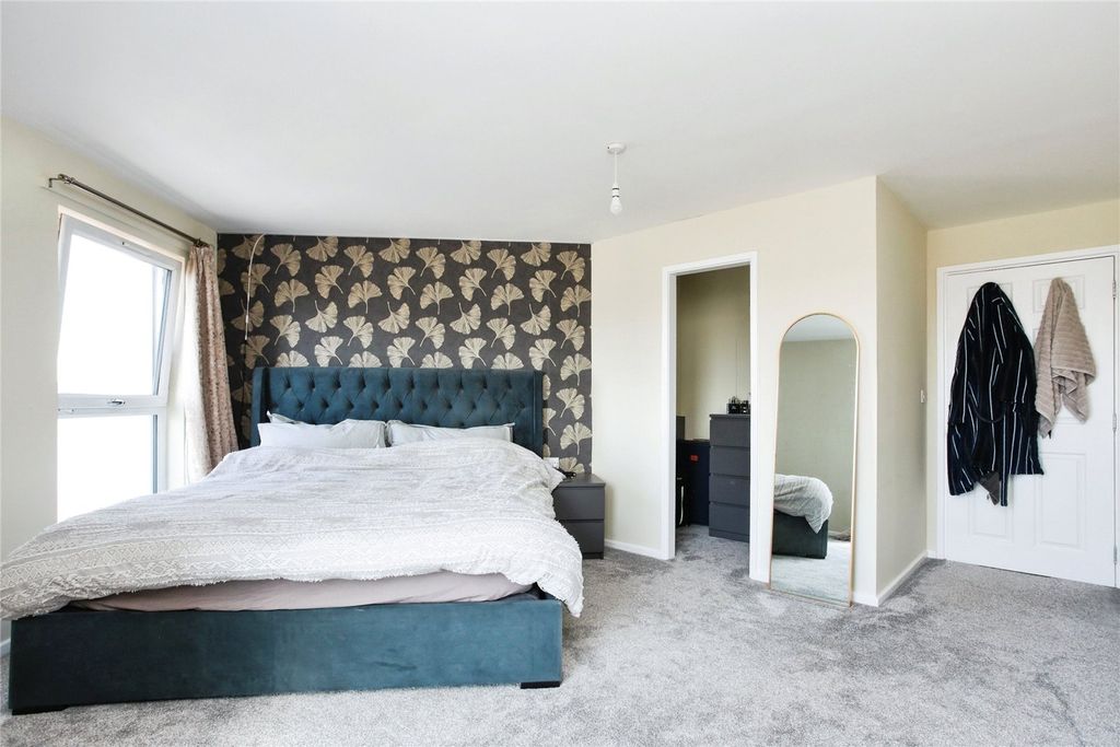 Property photo 2 of 17 Picture No. 06