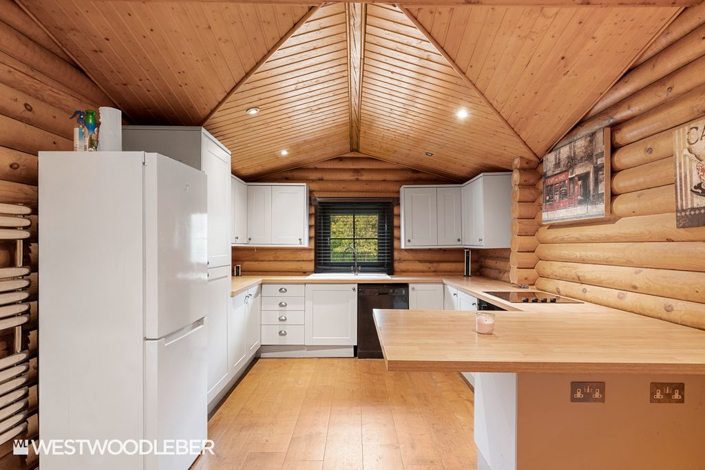 Property photo 2 of 11 Elbowlane_2