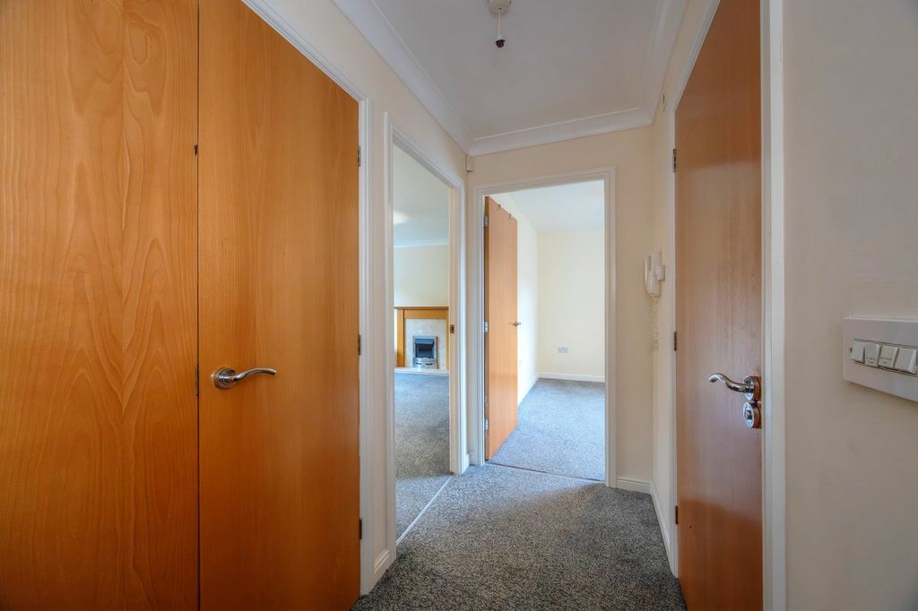 Property photo 3 of 11