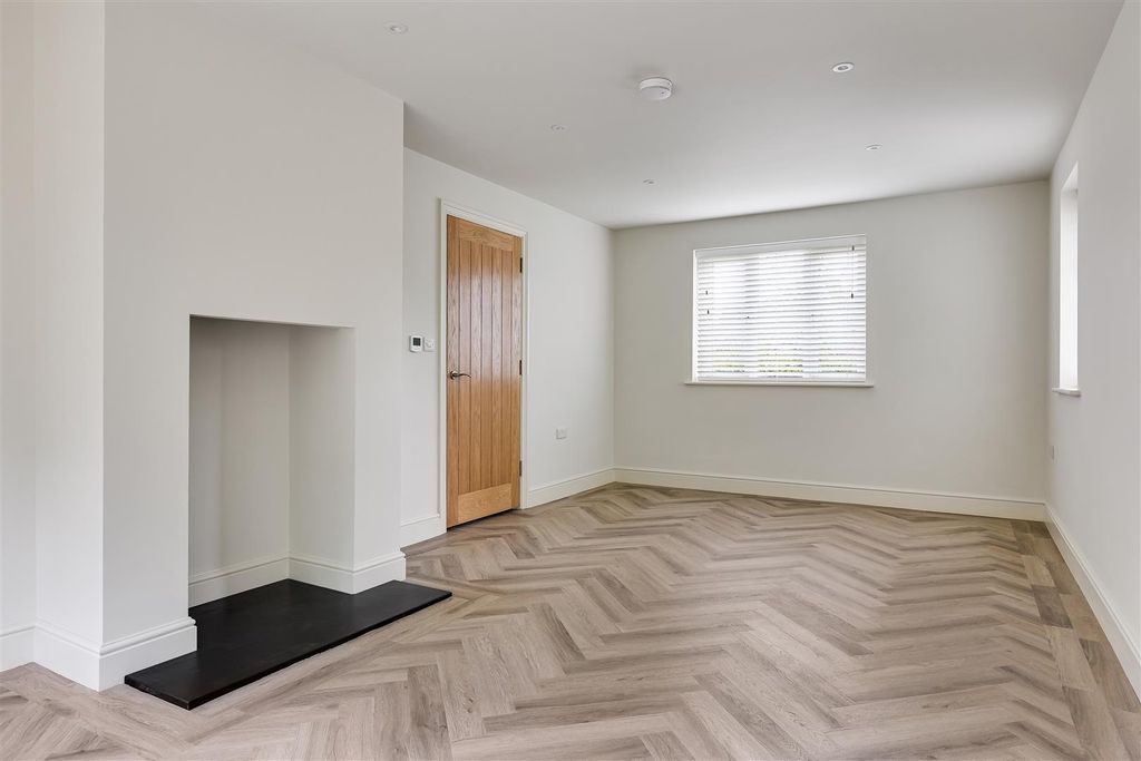 Property photo 3 of 27 Img (16).Jpg