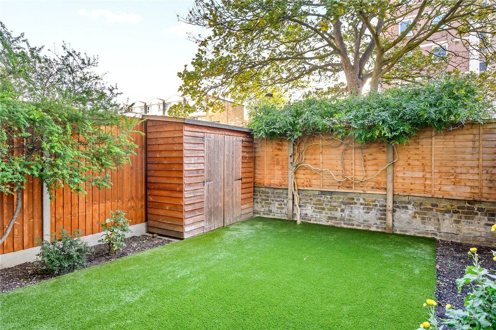 Property photo 2 of 19 Garden