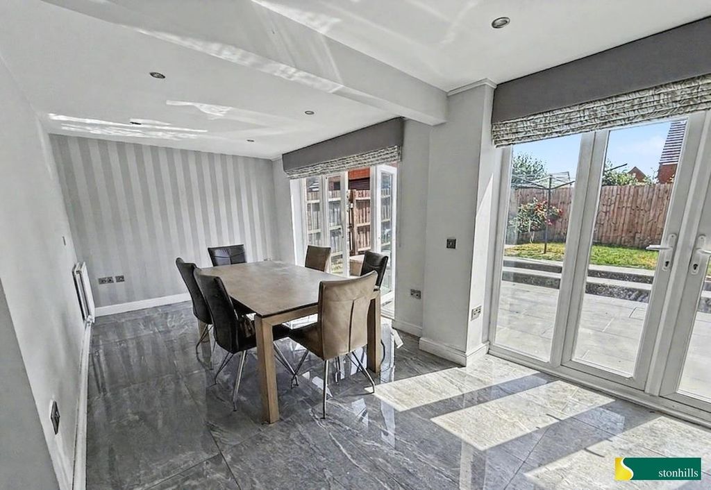 Property photo 3 of 15 11.Jpg
