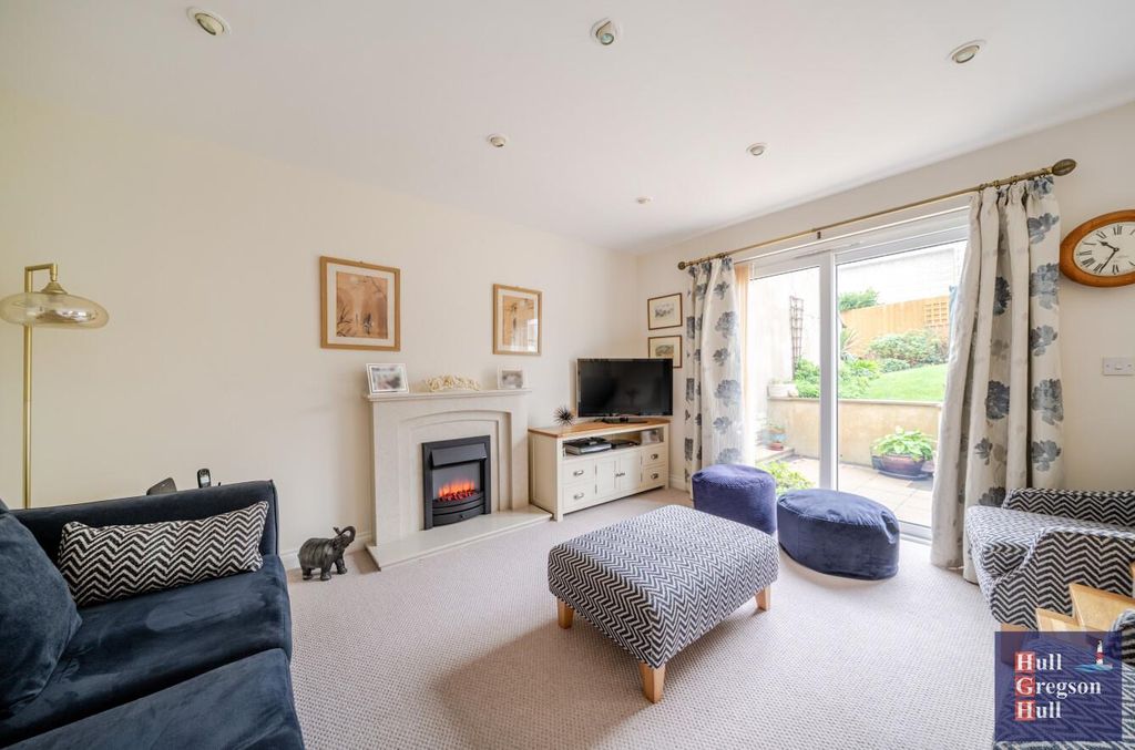 Property photo 3 of 24 46cd2c62-71cc-406c-B290-78Dd9Be3d7c6.Jpg