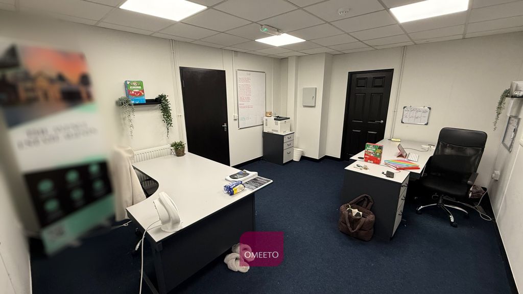 Property photo 1 of 3 Example Of Office