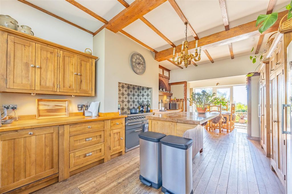 Property photo 2 of 15 Kitchen/Diner