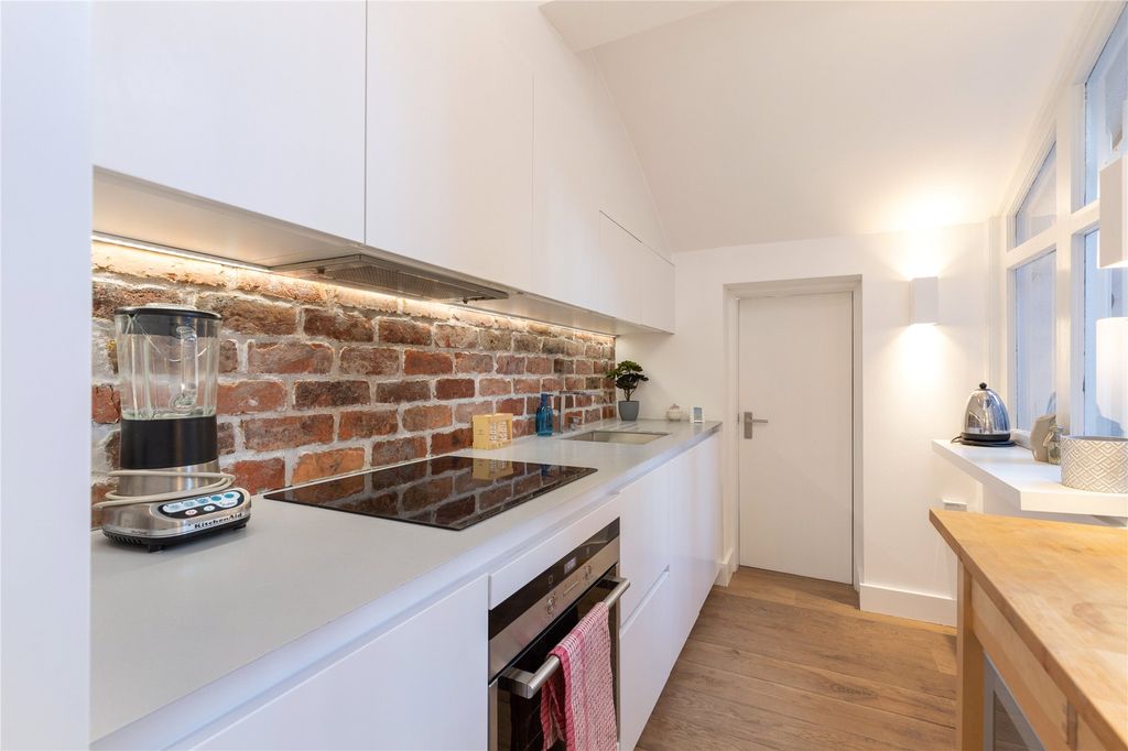 Property photo 3 of 12 Kitchen