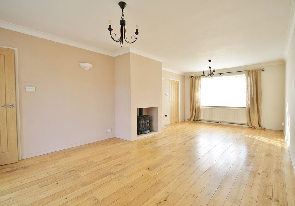 Property photo 2 of 12 Living Room