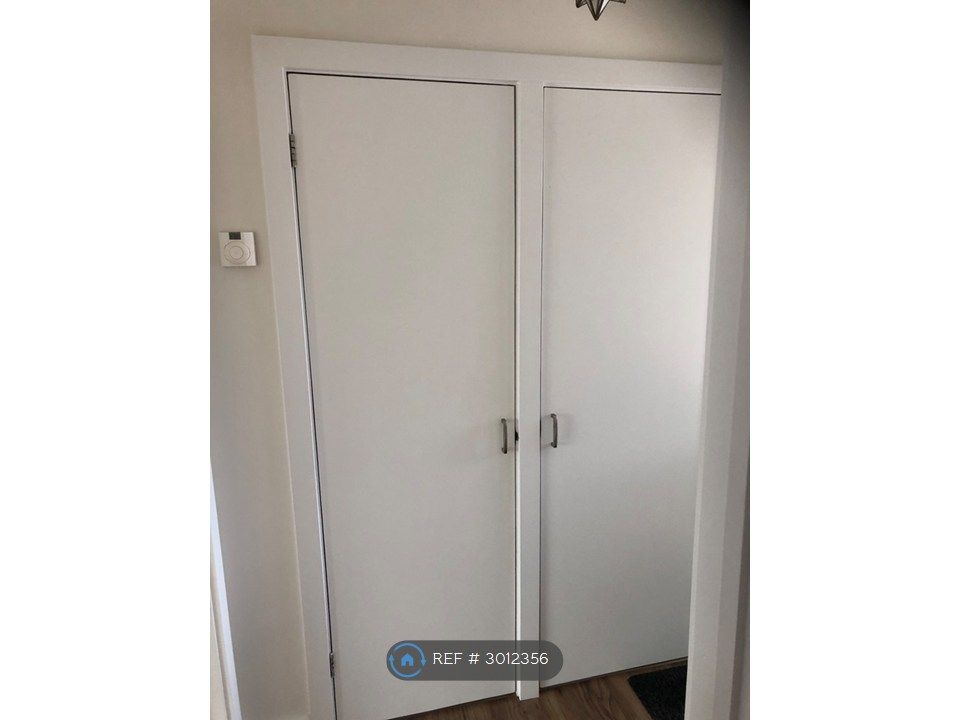 Property photo 3 of 20 Hall Cupboard