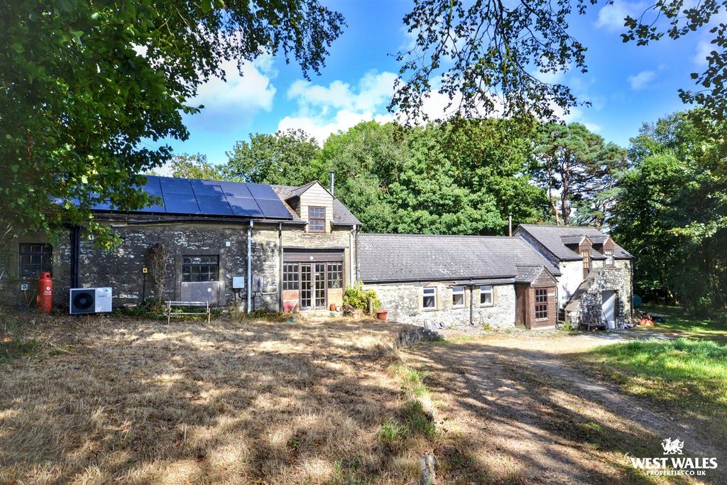 Property photo 2 of 51 Y Clwyd & Ysgubor