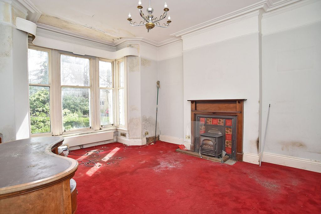 Property photo 3 of 18