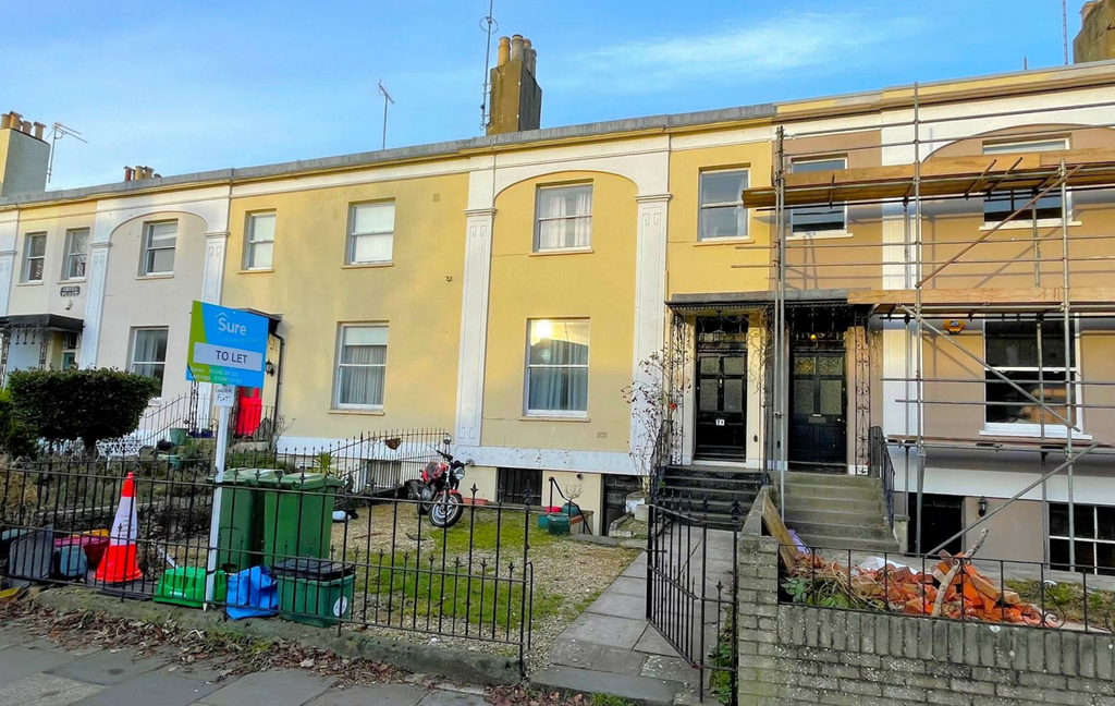 Property photo 1 of 2