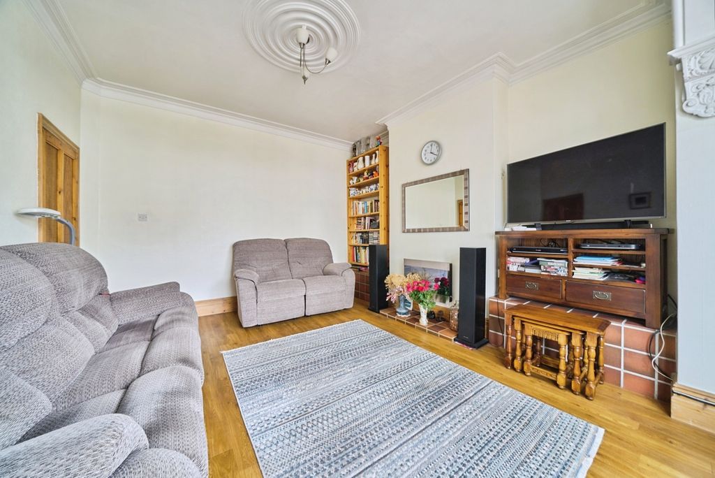 Property photo 3 of 25 Pbox-Img.Jpg