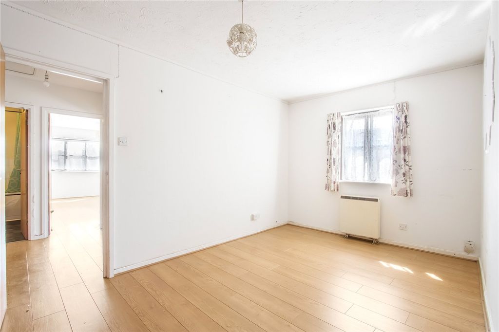 Property photo 3 of 11 Picture No. 25