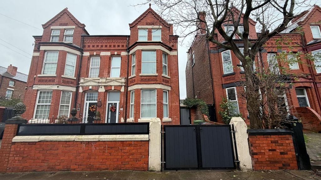 Property photo 1 of 17 Photo 18