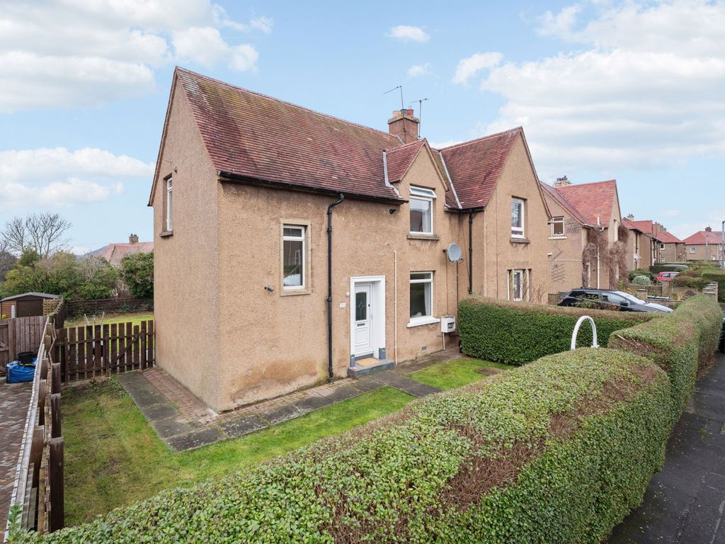 Property photo 2 of 27