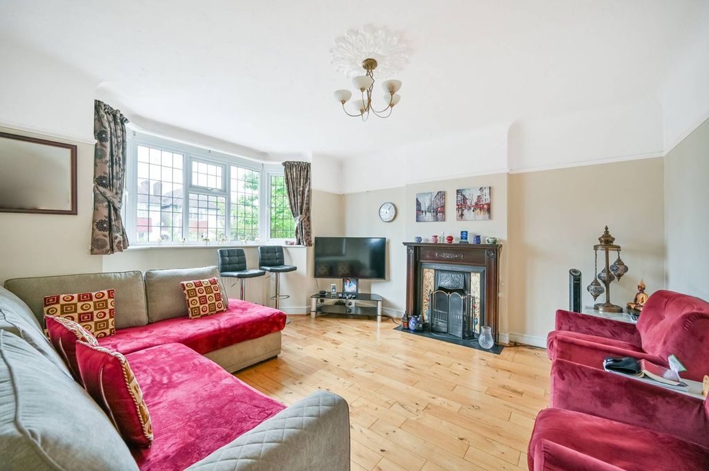 Property photo 1 of 12